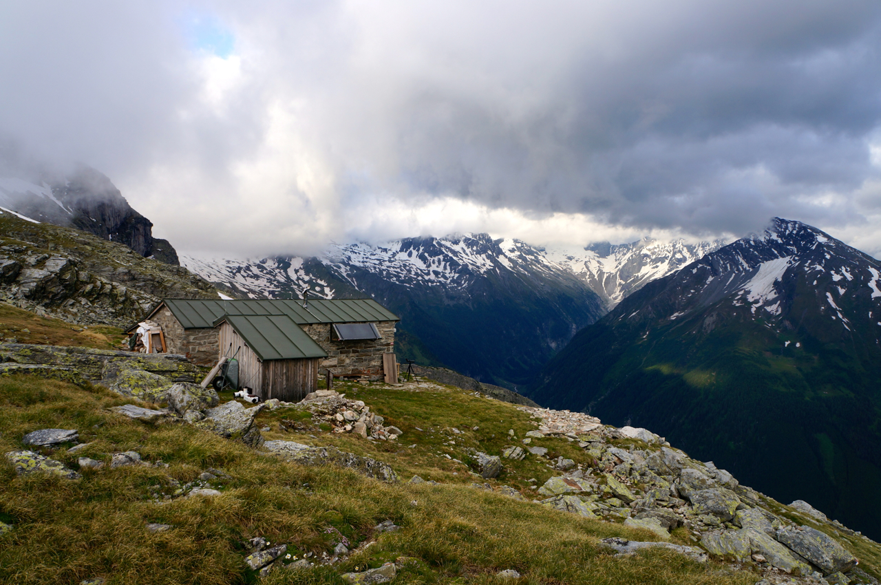 Die Mindener Hütte und die in Wolken gehüllte Hochalmspitze © Gipfelfieber.com