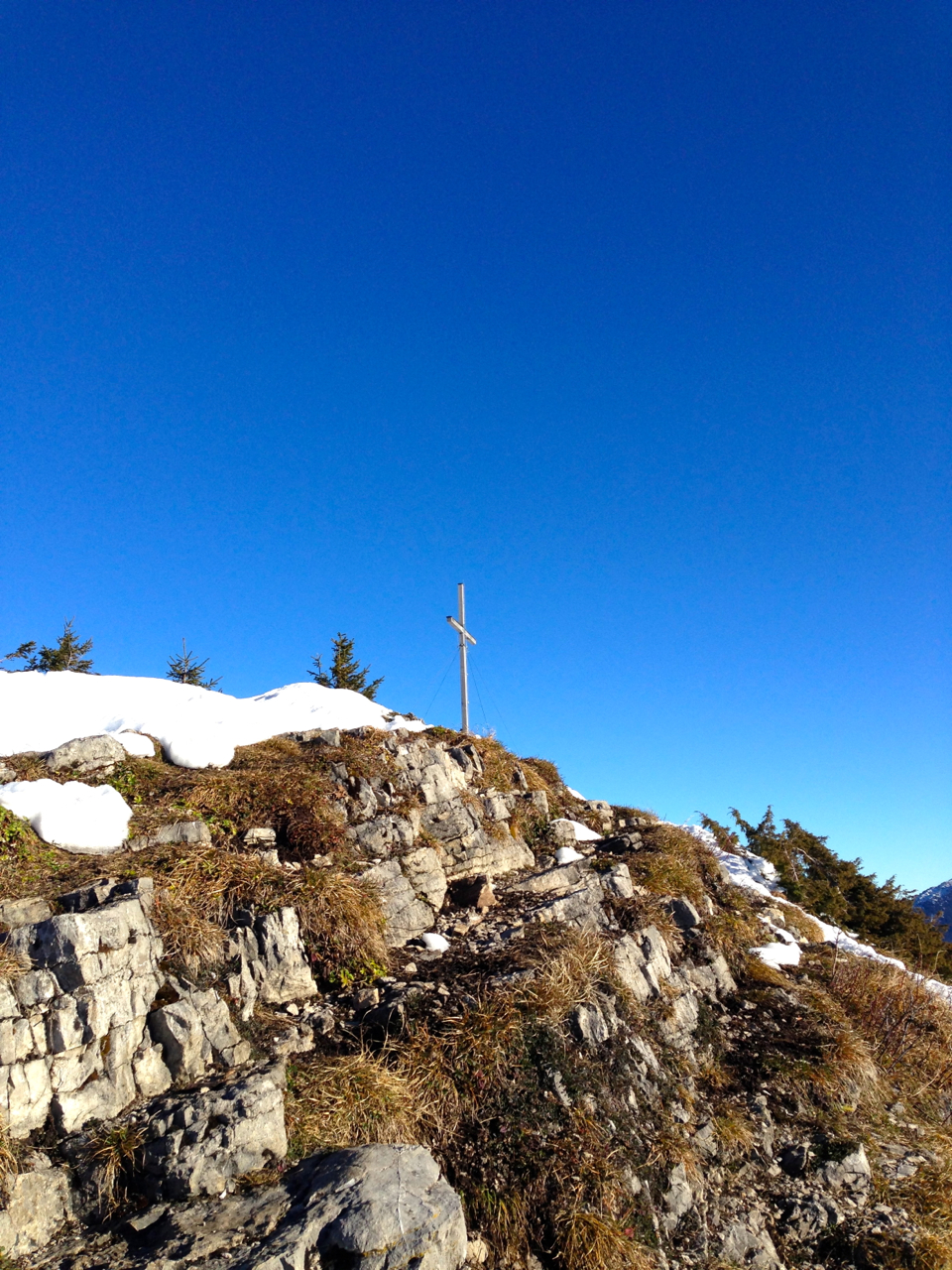 Das Gipfelkreuz auf dem Jochberg © Gipfelfieber.com