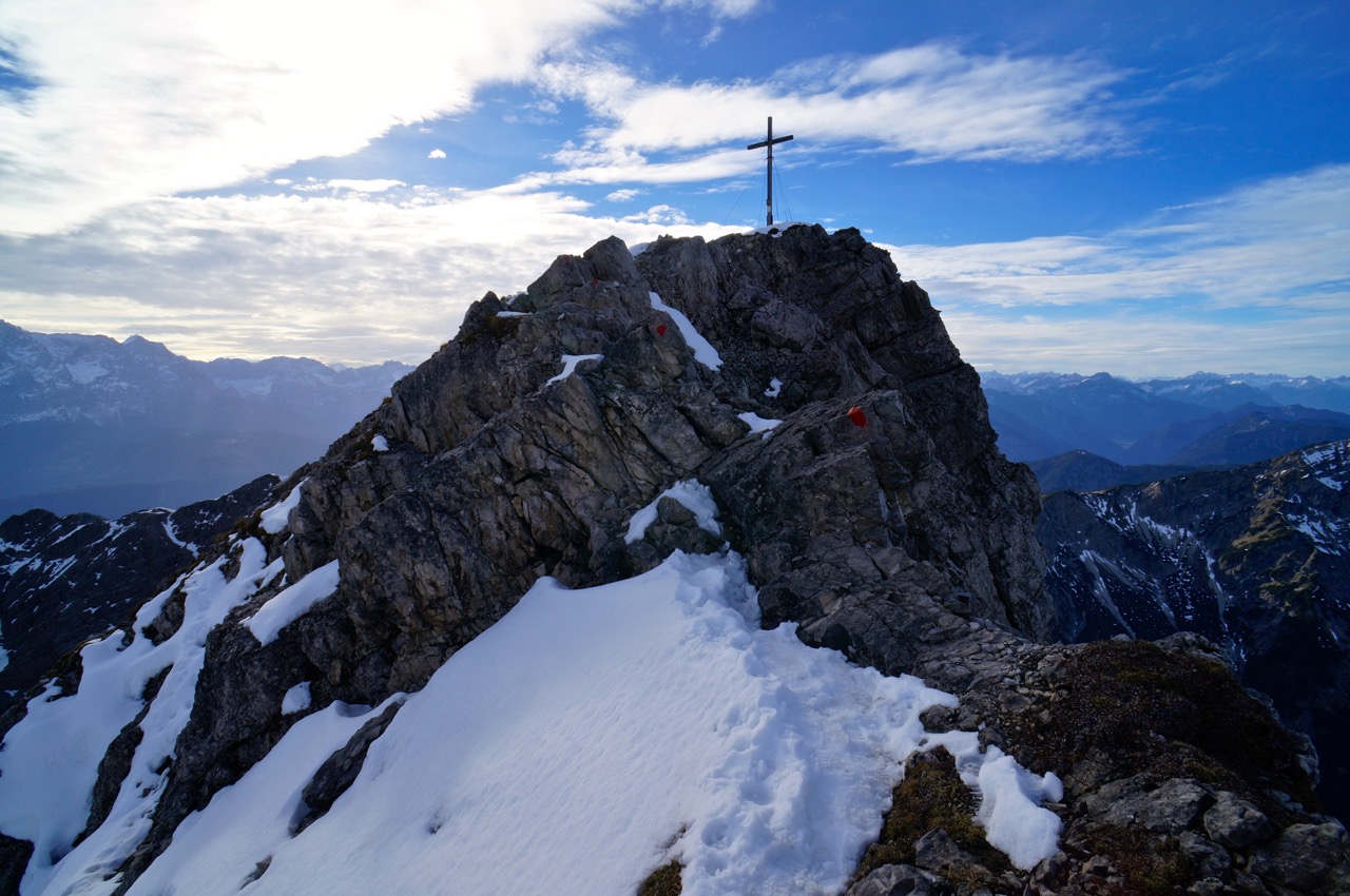 Die letzten Meter zum Gipfel der Kreuzspitze © Gipfelfieber.com