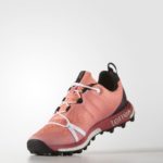 Rot (Damenmodell) © Adidas