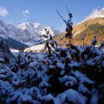 Steile Felswände ragen hinauf © Gipfelfieber