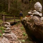 Steinmänner am Eingang in die Mayrbergklamm © Gipfelfieber