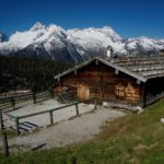 März: Kallbrunnalm und Leoganger Steinberge © Gipfelfieber