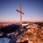 Gipfelkreuz im ersten Sonnenlicht © Gipfelfieber