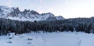 Der Karersee am Wintermorgen © Gipfelfieber