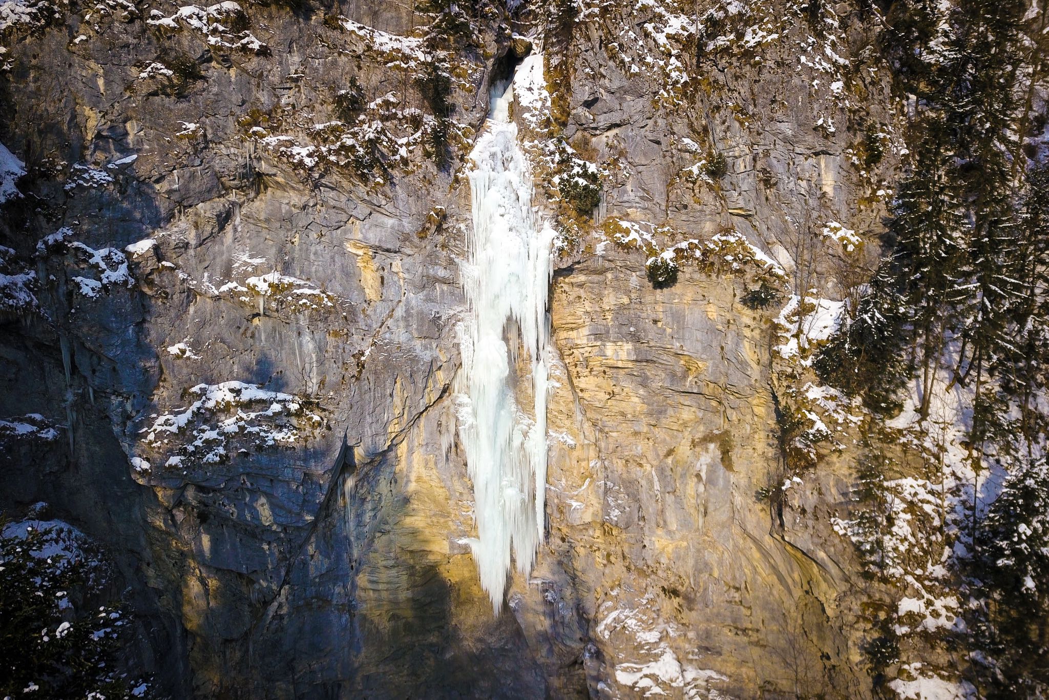 Tiefgefroren: Eiszauber an der Schossrinn © Gipfelfieber