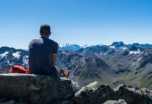 Unterwegs auf dem Kesch-Trek: 3000er, Murmeltiere und scharfe Geschosse Unterwegs auf dem Kesch-Trek: 3000er, Murmeltiere und scharfe Geschosse