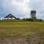 Gipfel des Schneekopf mit Gehlberger Hütte © Gipfelfieber