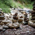 Kunstwerke im Rehbach © Gipfelfieber