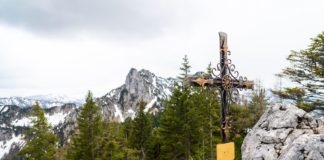 Sulzgrabenkopf - Das schönste Gipfelkreuz der Chiemgauer AlpenKamm zum Sulzgrabenkopf © Gipfelfieber