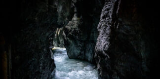 Wanderung durch die Partnachklamm: Aug in Aug mit der Naturgewalt Partnachklamm: Aug in Aug mit der Naturgewalt © Gipfelfieber