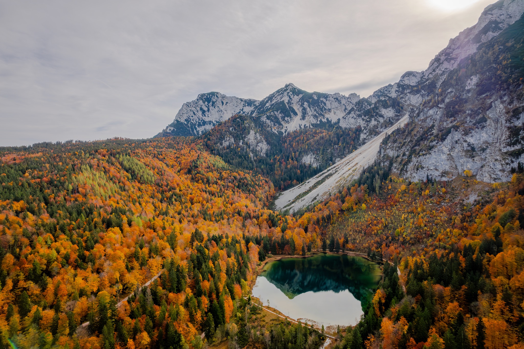 Herbstwandern zum Frillensee: Farbexplosion am kältesten See Deutschlands