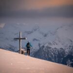 Vorgelagertes Gipfelkreuz vom Gamskarkogel © Gipfelfieber
