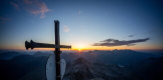 Erste Sonnenstrahlen am Keeskogel © Gipfelfieber